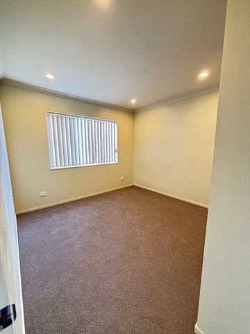 Charming 4BR Family Home in Avondale - Photo 5