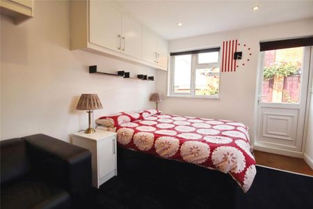 Maisonette to rent - Photo 2