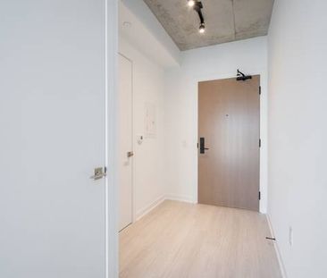 Dundas & McCaul - Brand new bachelor for RENT - Photo 3