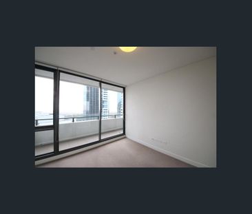 Luxurious Two Bedrooms Chatswood Home - Photo 2