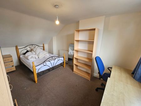 4 Bed Student Accommodation - Photo 5