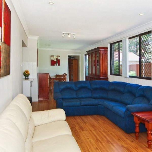 ***CENTRAL WEST TAMWORTH - Large Family Home - Photo 1