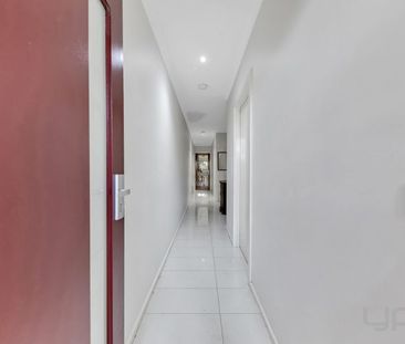 13B Huntington Drive, CRAIGIEBURN - Photo 4