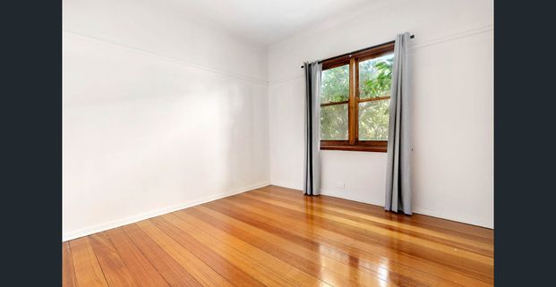 Neat Mid-Century Gem - Photo 1