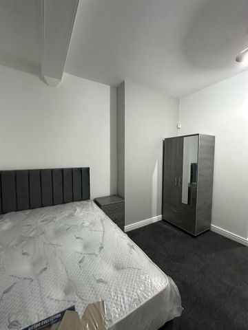 2 bedroom ground floor flat to rent - Photo 3