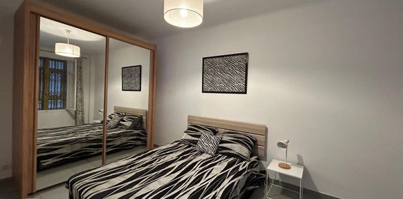 Location Appartement 3 pièces 56m² NICE 06300 - Photo 2