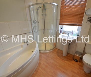 3 Bedroom Mid Terraced House for rent in Beechwood Mount - Photo 2