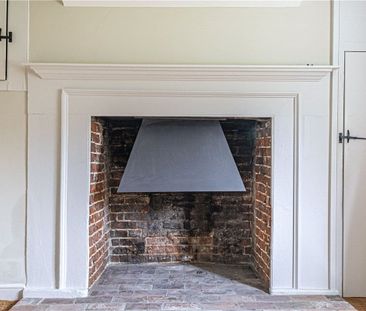 A stunning 4/5 bedroom house with versatile interior and well maint... - Photo 3