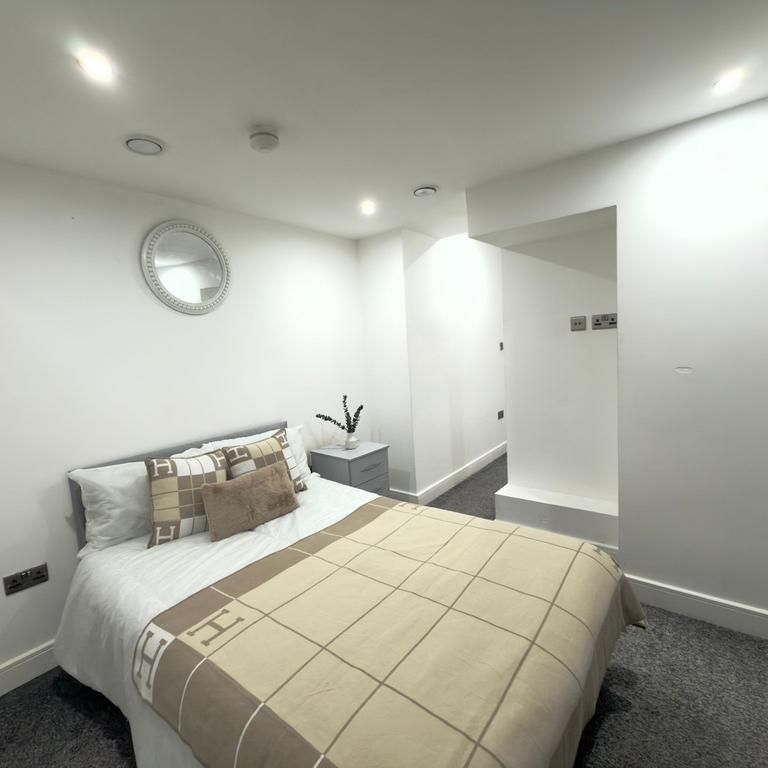 1 bedroom in a house share to rent - Photo 1