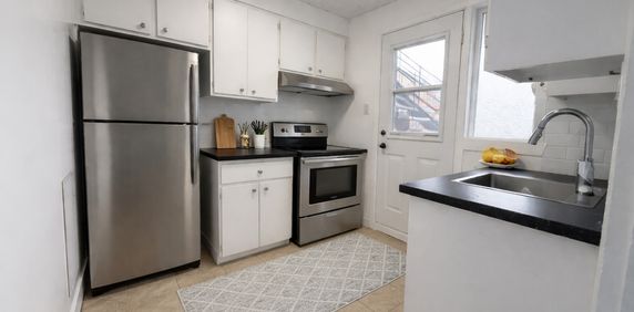 4 1/2 Secteur Recherché Près Du Parc Mar - Photo 2