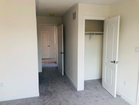 For Lease - 106 Lanark Circle, Brampton, Ontario - Photo 2