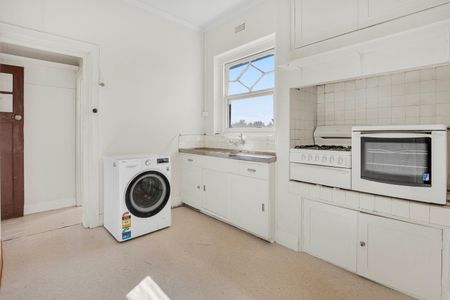 5/32 Vautier Street, Elwood VIC 3184 - Photo 2