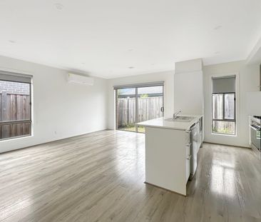 19 Brossard Road, Mickleham, Vic 3064 - Photo 6