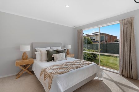 27 Waterside Drive, CRANBOURNE EAST - Photo 5