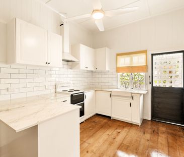 Charming Queenslander on the Hill - Light, Leafy and Full of Character - Photo 6