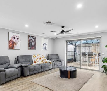 Comfortable Family Living! - Photo 1