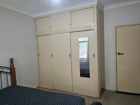 4-bedroom shared house, Ashcroft Place - Photo 2