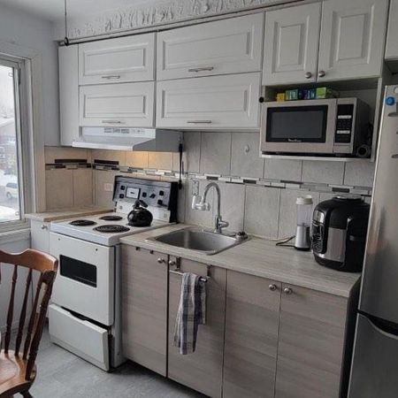 3 1/2 électricité inclue 2254-3 pour Décembre - Photo 4