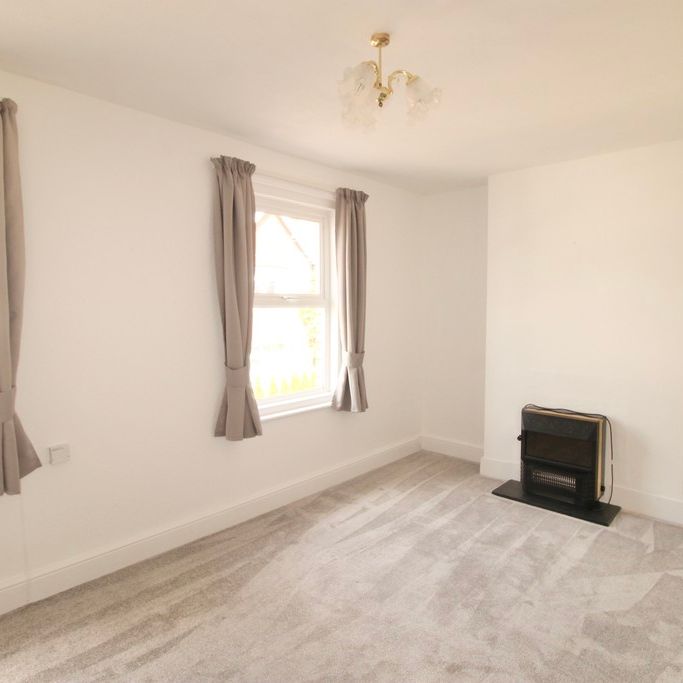 1 bedroom Upper Floor Maisonette to rent - Photo 1