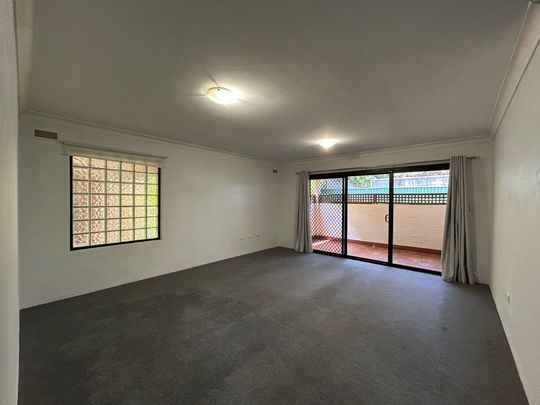 Great size two-bedroom unit in the heart of Riverwood you cannot missed! - Photo 1
