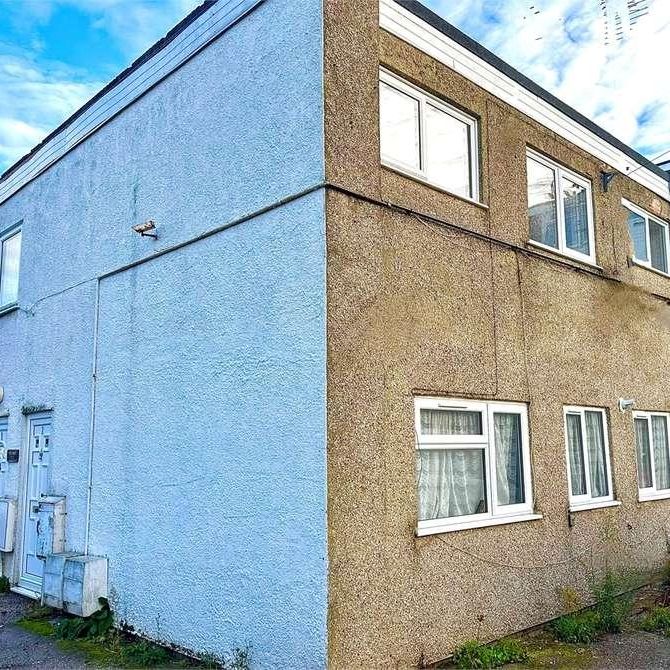 West Road, Shoeburyness, Shoeburyness, SS3 - Photo 1