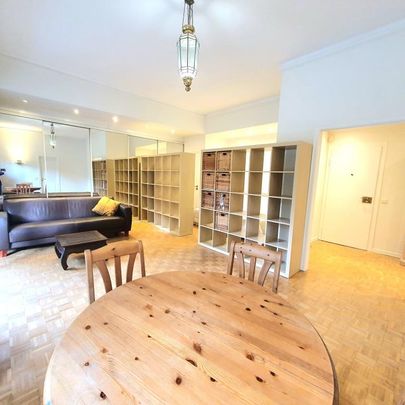 Flat dans une rue parallèle à l’av. Franklin Roosevelt - Photo 1