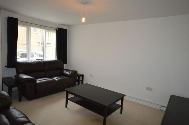 3 bedroom semi-detached house to rent - Photo 1
