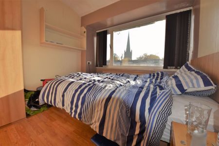 4 bedroom House in Drummond Avenue, Leeds - Photo 5