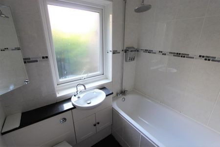 1 bedroom Flat To Let - Photo 4