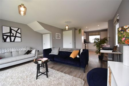 2 bedroom end of terrace house to rent - Photo 4