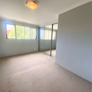 Spacious 1-Bedroom Apartment with Oversized Terrace & Prime Location - Photo 3