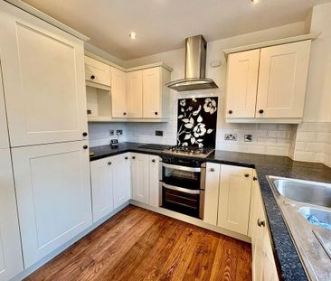 2 bedroom flat to rent - Photo 2