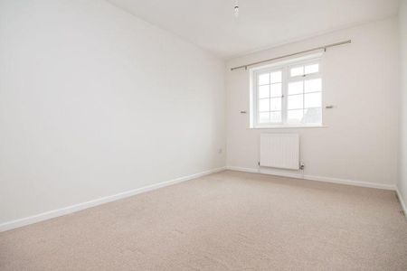 4 bedroom detached house to rent - Photo 4