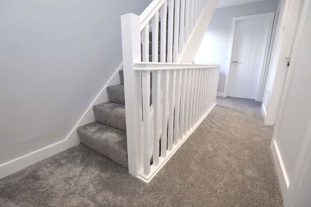 Glenavon Drive, Rochdale - Photo 3