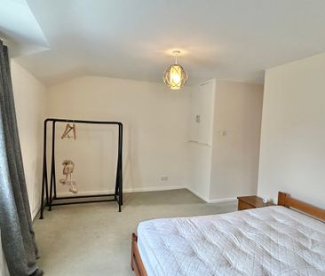 1 bedroom Spacious One Bedroom House to rent - Photo 2