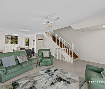 Stylish 2 Bedroom Terrace Townhouse In Prime Spring Hill Location - Photo 1