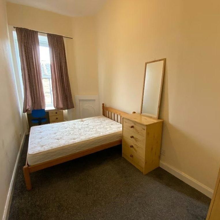3 bedroom flat to rent - Photo 1