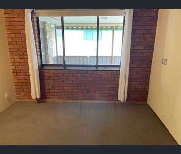 7 Binda Place, Ashmont, NSW 2650 - Photo 2