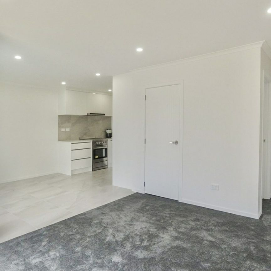 Modern 2-Bedroom in Cambridge - Photo 1