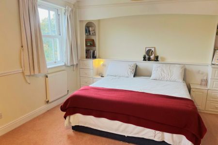 Lancaster Avenue, Guildford, Surrey, GU1 - Photo 2