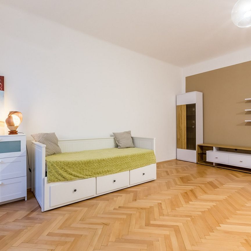 Pronájem bytu 2+1 68 m² - Photo 1
