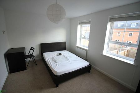 4 bedroom terraced house to rent - Photo 4