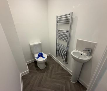 2 bedroom end of terrace house to rent - Photo 5