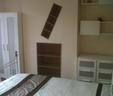 Room in a Shared House, Suffolk Road, IG11 - Photo 2