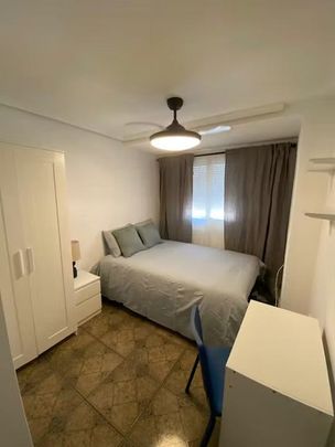 Carrer San Edesio, Manises, Valencian Community 46940 - Photo 1