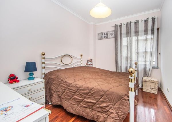 Quarto suite casa de banho privada em Sobreda Almada