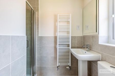 3 bedroom semi-detached house to rent - Photo 5