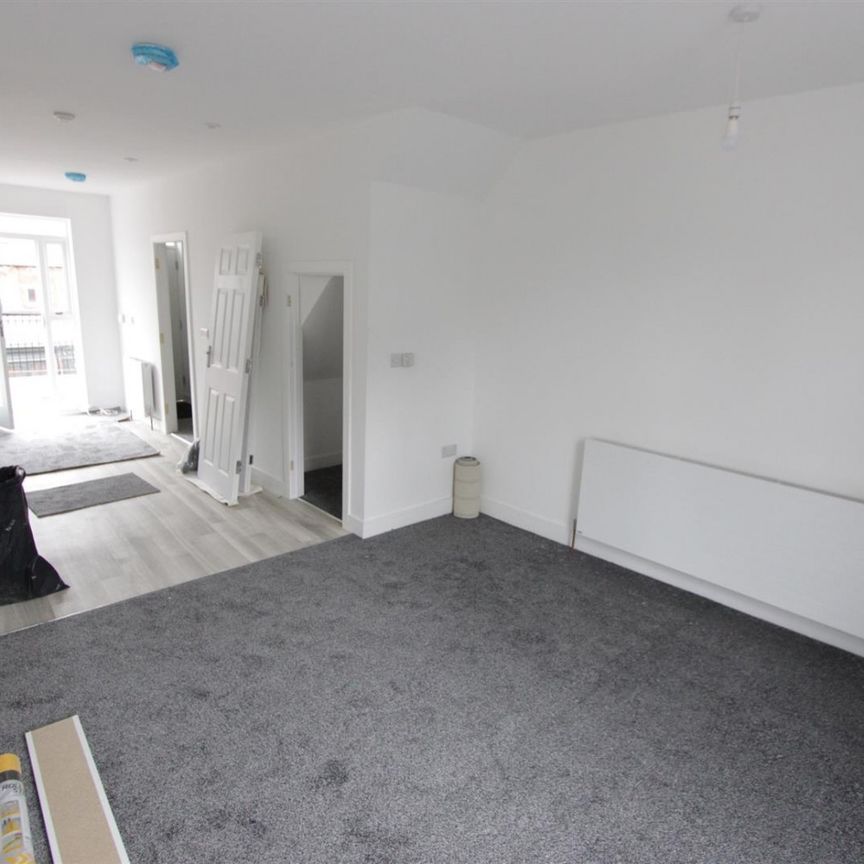 1 bedroom Flat To Let - Photo 1