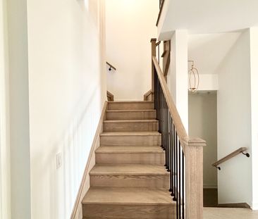 For Lease - 103 Picardy Drive, Hamilton, Ontario - Photo 3