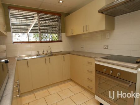 1/2 Isley Street, North Ward - Photo 5